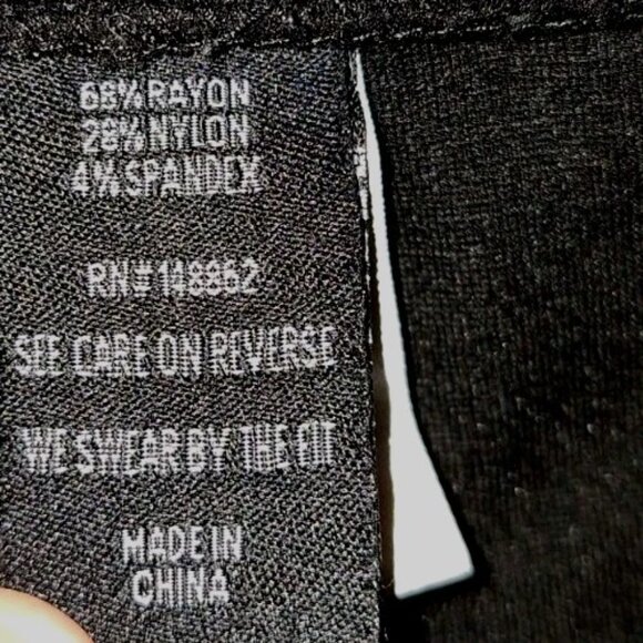 Torrid Black Plus Size 4R Cropped Career Casual Pants Stretch - Picture 5 of 6